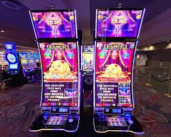 Displaying w33 slots game categories and various game options